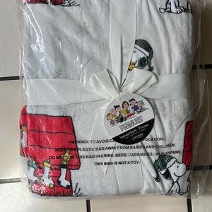 Peanuts Velvet Soft Throw